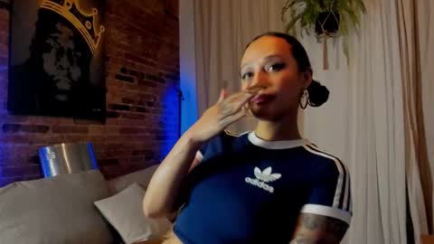 Snapshot of mydoc_lolac chatting on November 2025 09:03:02 PM Lola online show from November 2025 09:03:02 PM