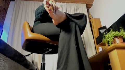 Snapshot of mydoc_lolac chatting on November 2025 08:31:01 PM Lola online show from November 2025 08:31:01 PM