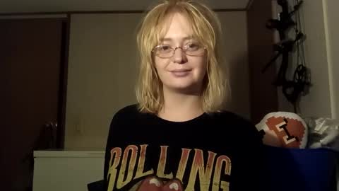 Annie Archer online show from October 2025 03:40:02 AM