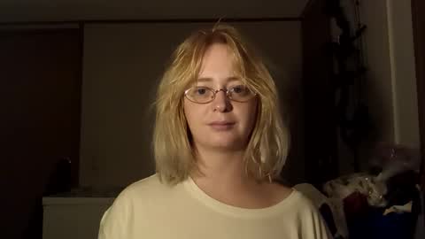 Annie Archer online show from October 2025 12:00:02 AM