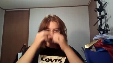 Annie Archer online show from November 2025 01:05:02 AM