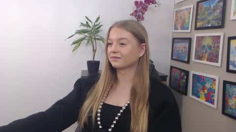 Erica online show from January 2025 08:01:01 AM