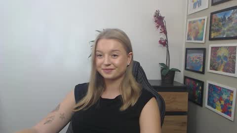 Erica online show from September 2025 08:15:01 AM