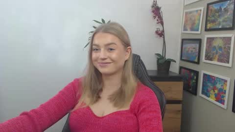 Erica online show from October 2025 08:33:01 AM