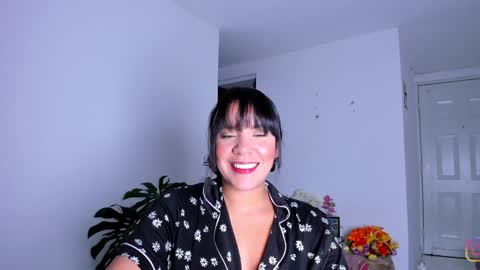 Snapshot of mysteyes chatting on December 2024 02:38:01 AM Elena online show from December 2024 02:38:01 AM