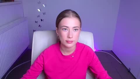 Emelie online show from September 2025 11:12:02 AM