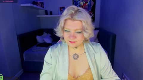 Snapshot of mystiica chatting on December 2025 07:15:02 AM mystiica online show from December 2025 07:15:02 AM