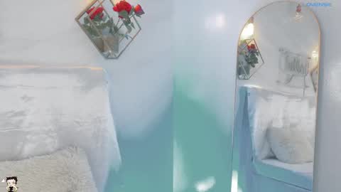 naamah_b online show from October 2025 01:52:02 PM