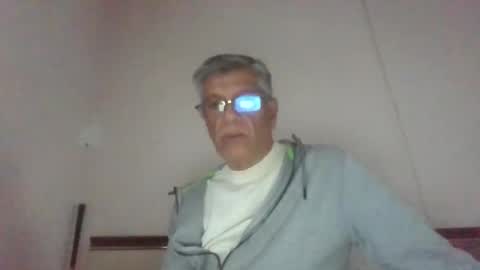 naeemawan1960 online show from September 2025 05:15:02 PM