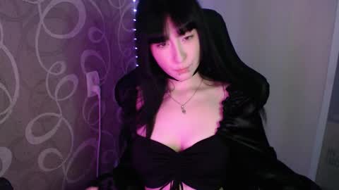 Naemi online show from September 2025 02:06:01 PM