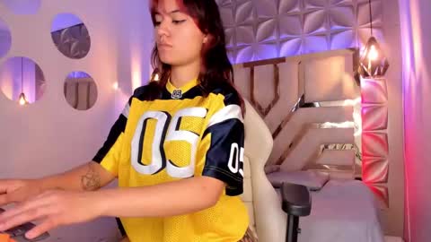 Snapshot of nahia_low chatting on February 2025 05:14:02 AM Valeria online show from February 2025 05:14:02 AM