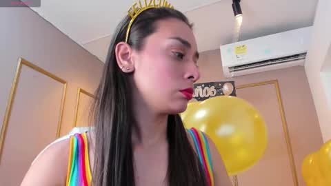 Snapshot of nahimithompson chatting on October 2025 11:58:02 AM Nahimi online show from October 2025 11:58:02 AM