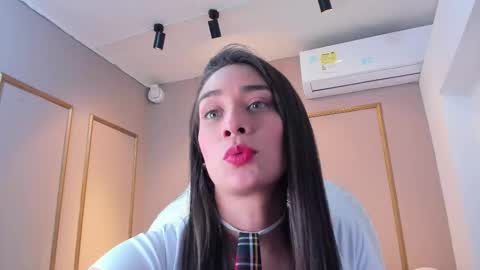 Snapshot of nahimithompson chatting on November 2025 08:07:02 PM Nahimi online show from November 2025 08:07:02 PM