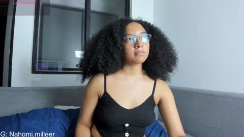 Snapshot of nahomi_miller_ chatting on November 2025 01:37:01 AM Laura online show from November 2025 01:37:01 AM