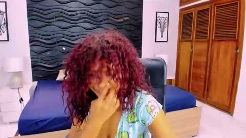 Snapshot of nahomi_tyler chatting on November 2025 09:24:01 PM Nahomy online show from November 2025 09:24:01 PM