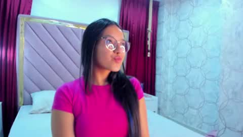 nai_blue online show from September 2025 12:43:01 AM