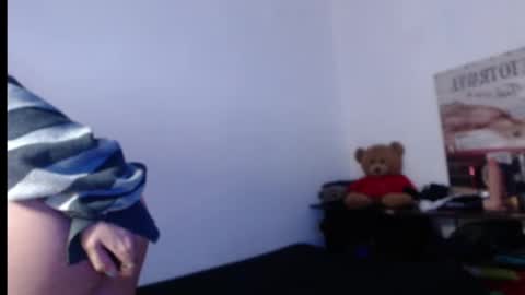 naiakit18 online show from February 2025 12:27:02 AM