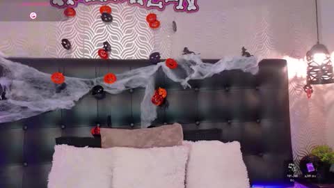 Snapshot of naiaramasson_ chatting on October 2025 12:04:02 PM naiaramasson_ online show from October 2025 12:04:02 PM