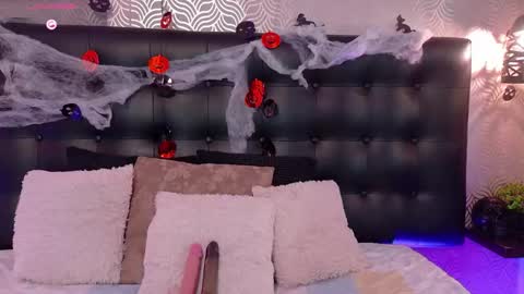 Snapshot of naiaramasson_ chatting on October 2025 12:09:01 PM naiaramasson_ online show from October 2025 12:09:01 PM