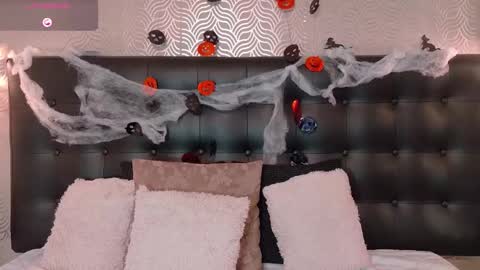 Snapshot of naiaramasson_ chatting on October 2025 12:17:02 PM naiaramasson_ online show from October 2025 12:17:02 PM