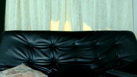 Snapshot of nala_rouss chatting on October 2025 08:06:02 PM NALA online show from October 2025 08:06:02 PM