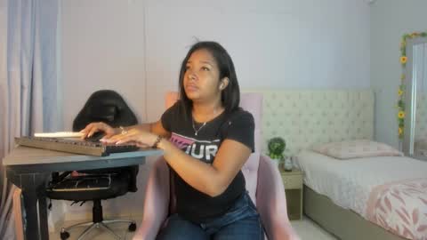 nami_sam online show from December 2024 12:33:01 PM