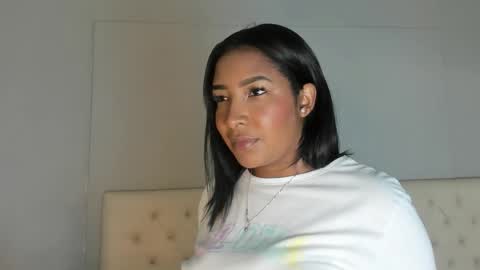 nami_sam online show from October 2025 01:44:01 PM