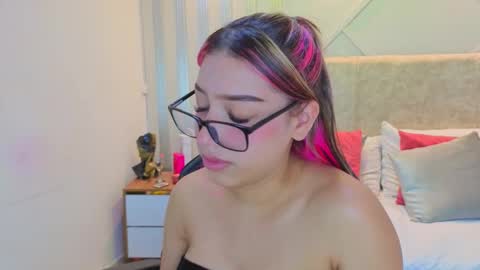 nami_sweet_ online show from October 2025 04:02:02 AM