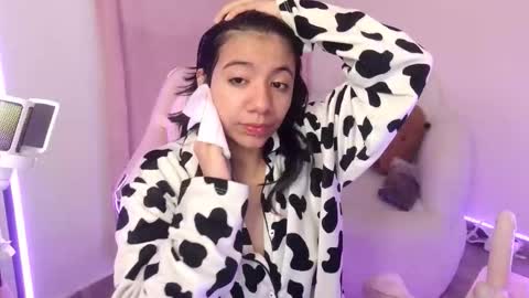 nami_usagi online show from October 2025 11:09:01 AM