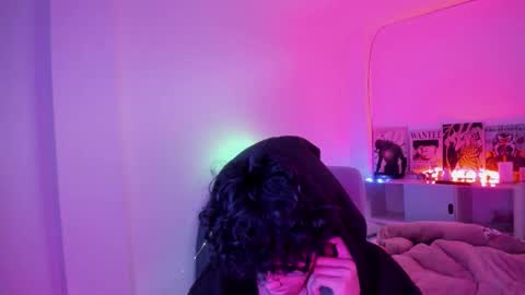 nami_white online show from September 2025 11:42:01 AM