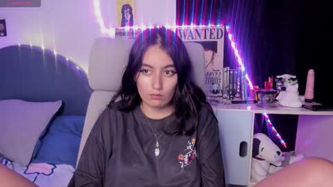 nami_white online show from September 2025 03:10:01 AM