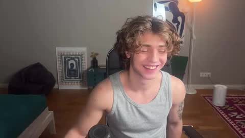 Snapshot of namiraaxel chatting on January 2025 07:39:02 PM Georges online show from January 2025 07:39:02 PM