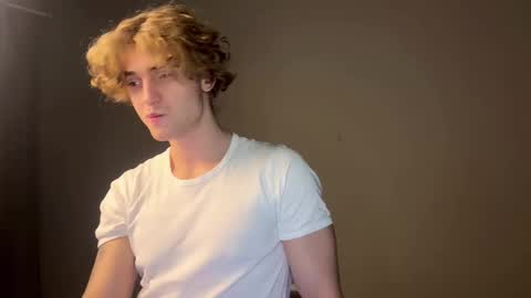 Snapshot of namiraaxel chatting on November 2025 08:55:01 PM Georges online show from November 2025 08:55:01 PM