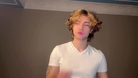 Snapshot of namiraaxel chatting on November 2025 09:25:02 PM Georges online show from November 2025 09:25:02 PM