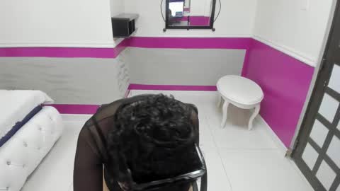 Nana  online show from November 2025 12:38:01 PM