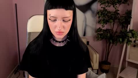 Nana online show from November 2025 03:34:01 PM