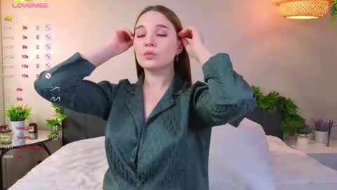 Luna online show from October 2025 05:28:02 AM