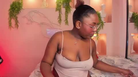 nanymoreno online show from November 2025 02:07:02 PM