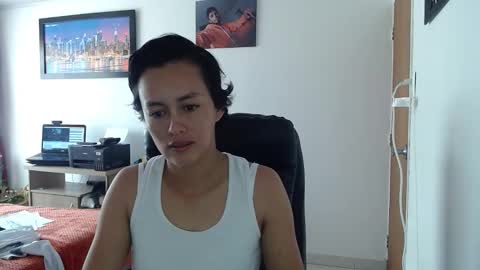 Snapshot of naomi_l0ve chatting on November 2025 01:33:02 PM Lucy online show from November 2025 01:33:02 PM