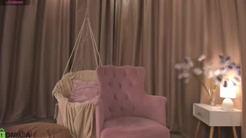 Naomi online show from October 2025 12:17:02 AM