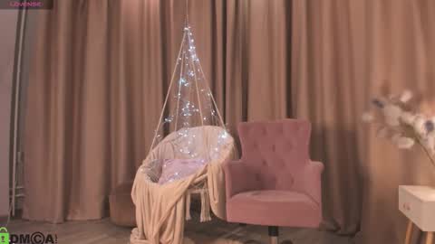 Naomi online show from October 2025 01:03:02 AM