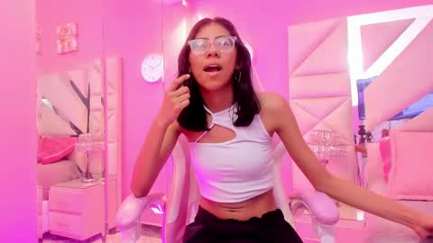 naomi_sara online show from September 2025 06:40:01 PM