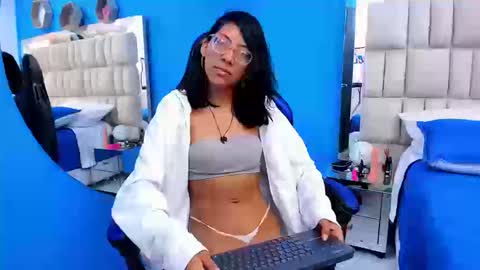 naomi_sara online show from September 2025 08:42:01 PM