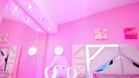 naomi_sara online show from September 2025 07:26:01 PM
