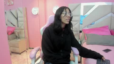 naomi_sara online show from September 2025 12:29:01 PM