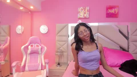 naomi_sara online show from September 2025 07:27:02 PM