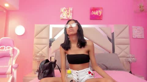 naomi_sara online show from September 2025 07:28:01 PM