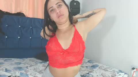 Mia online show from September 2025 02:49:01 PM