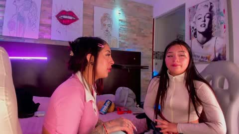 my main account is missnickeloo online show from December 2024 05:15:02 PM