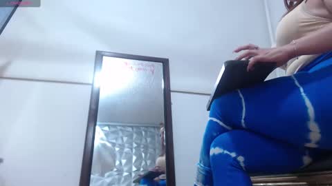 Isabella online show from September 2025 09:26:01 PM